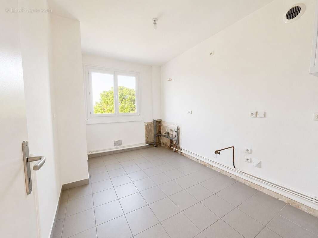 Appartement 57 m² à Lorient  - photo 2