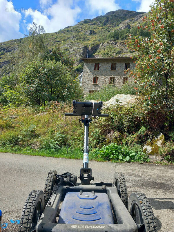 Commerce à LA ROCHE-DES-ARNAUDS