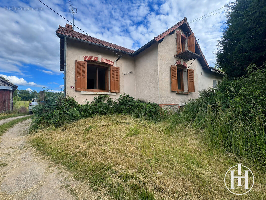 Maison à LURCY-LEVIS