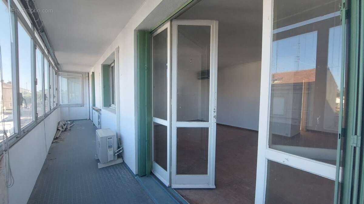 Appartement à vendre 4 pièces AVIGNON (84) - photo 2