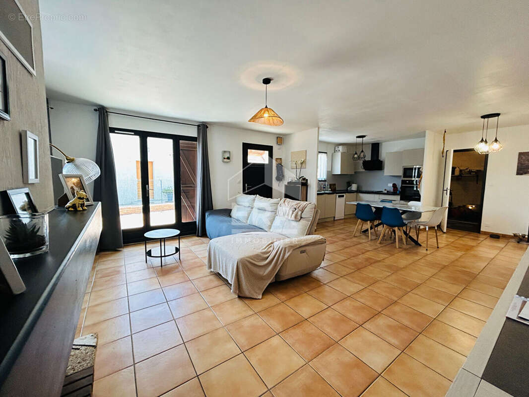 Maison à CAMALES