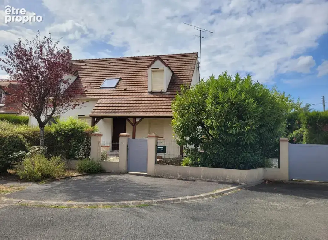 Maison à BEAUCHAMP