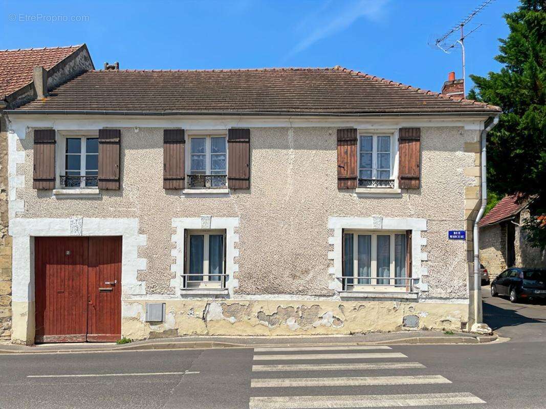 Maison à AUVERS-SUR-OISE