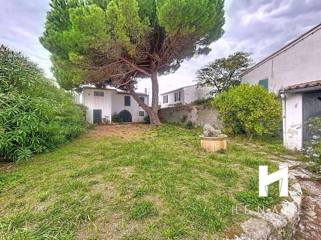 Maison à LA COUARDE-SUR-MER