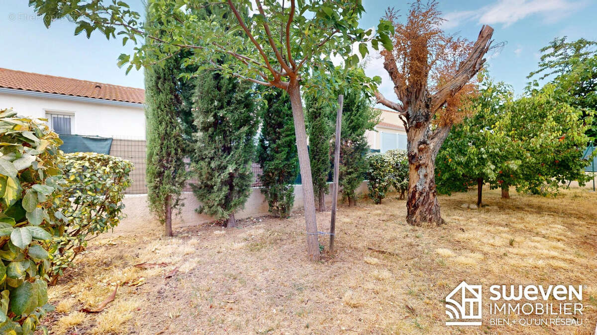 Maison 95 m² à Llupia  - photo 4