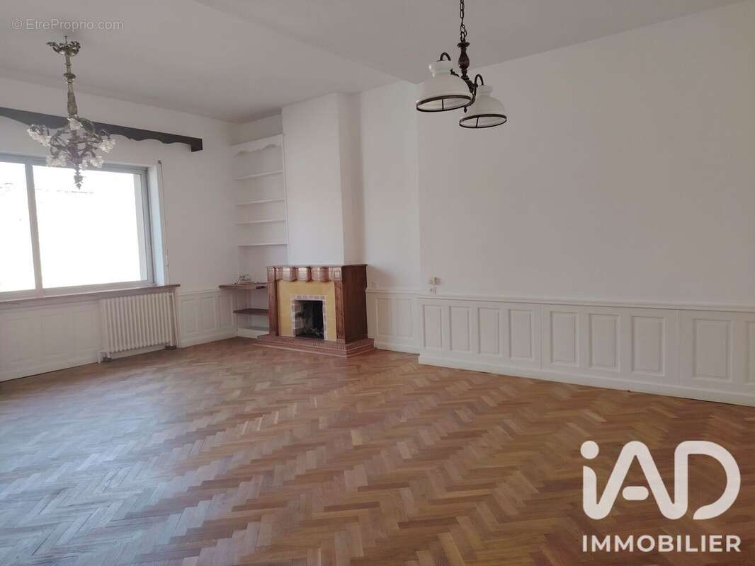 Maison 184 m² à Saint-Gilles  - photo 7