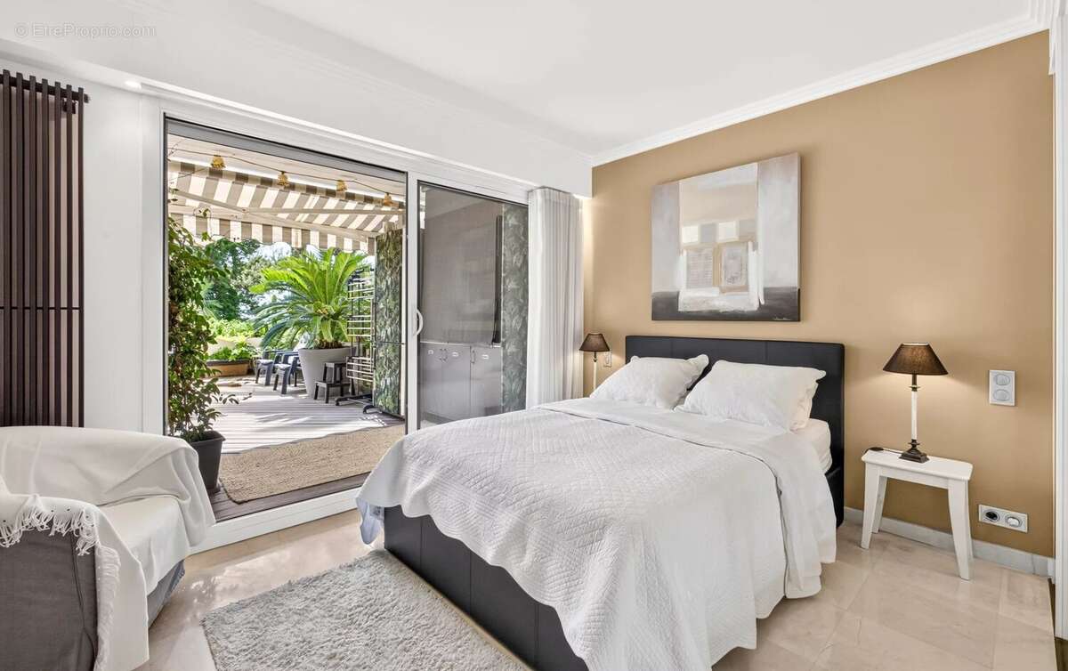 Cannes - palm beach - 3 pieces 54 m² - terrasse 80m² - vue mer - piscine - parking - photo 13