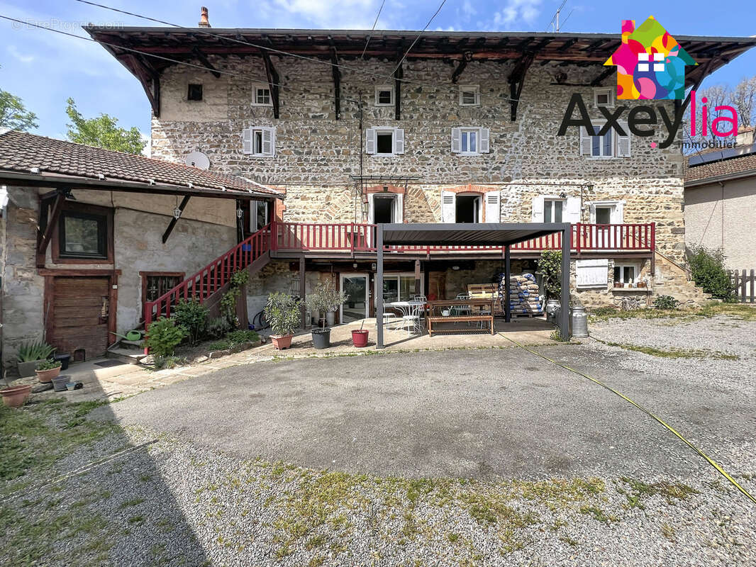 Maison à LAMURE-SUR-AZERGUES