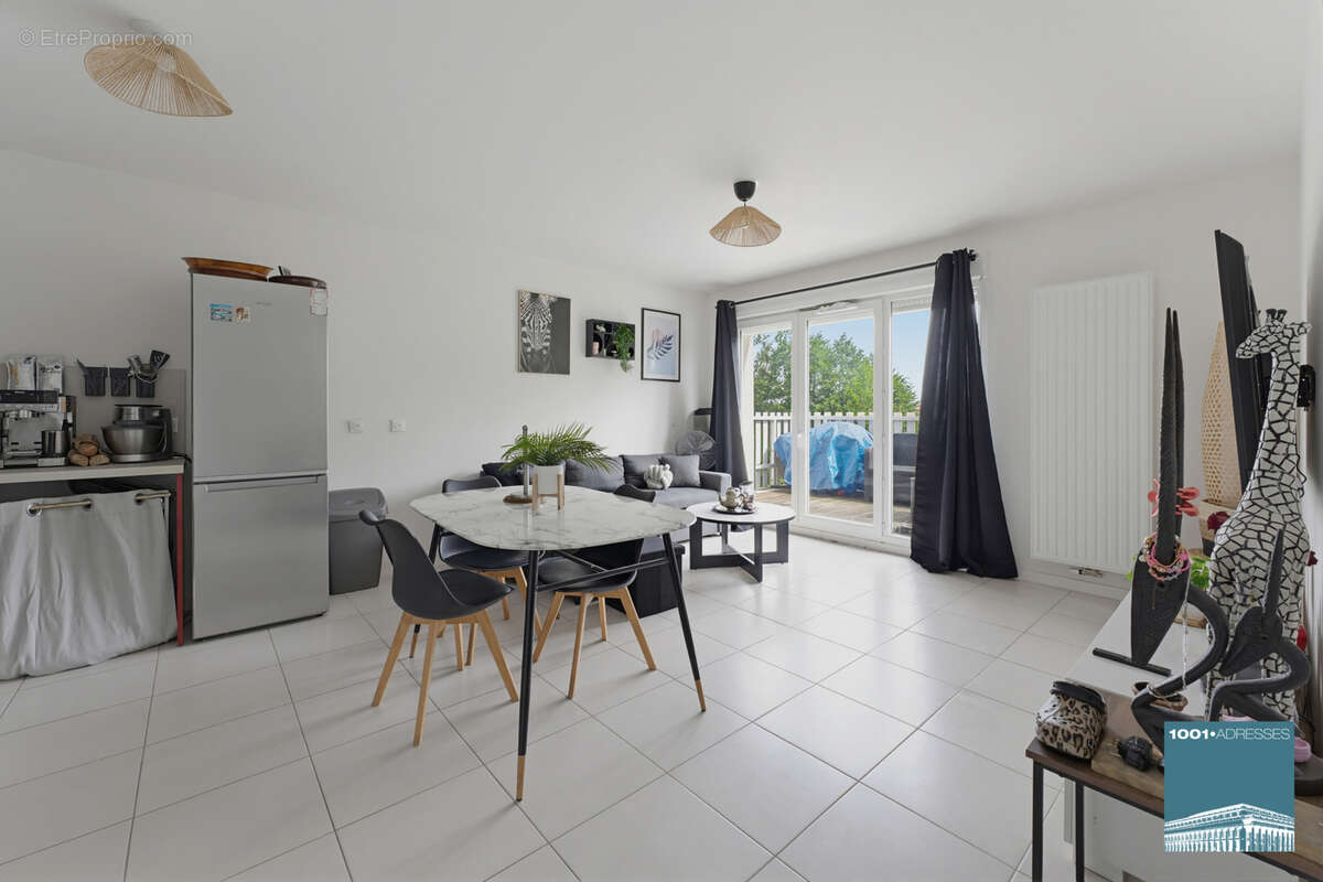 Appartement à PAREMPUYRE