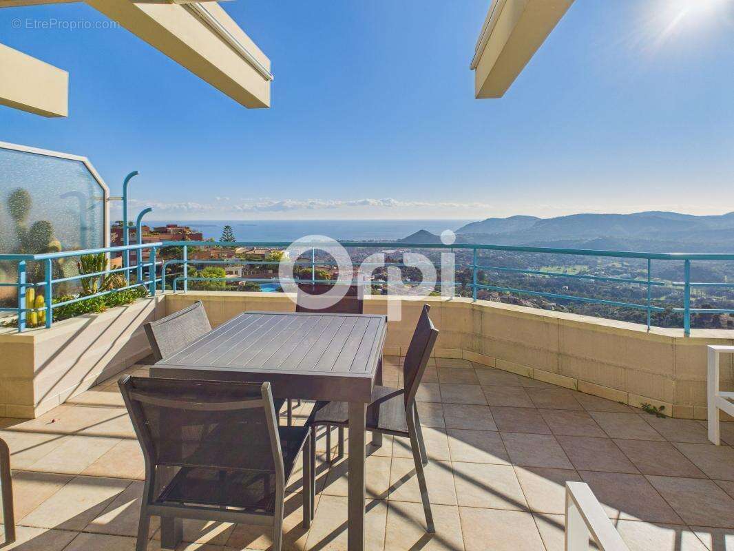 Appartement à MANDELIEU-LA-NAPOULE