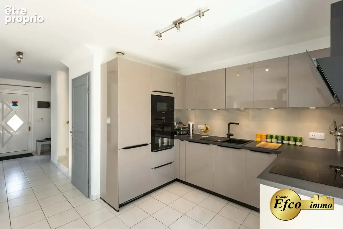 Maison 4 pièces 99 m² à vendre à Saint-Louis (68300) - photo 3
