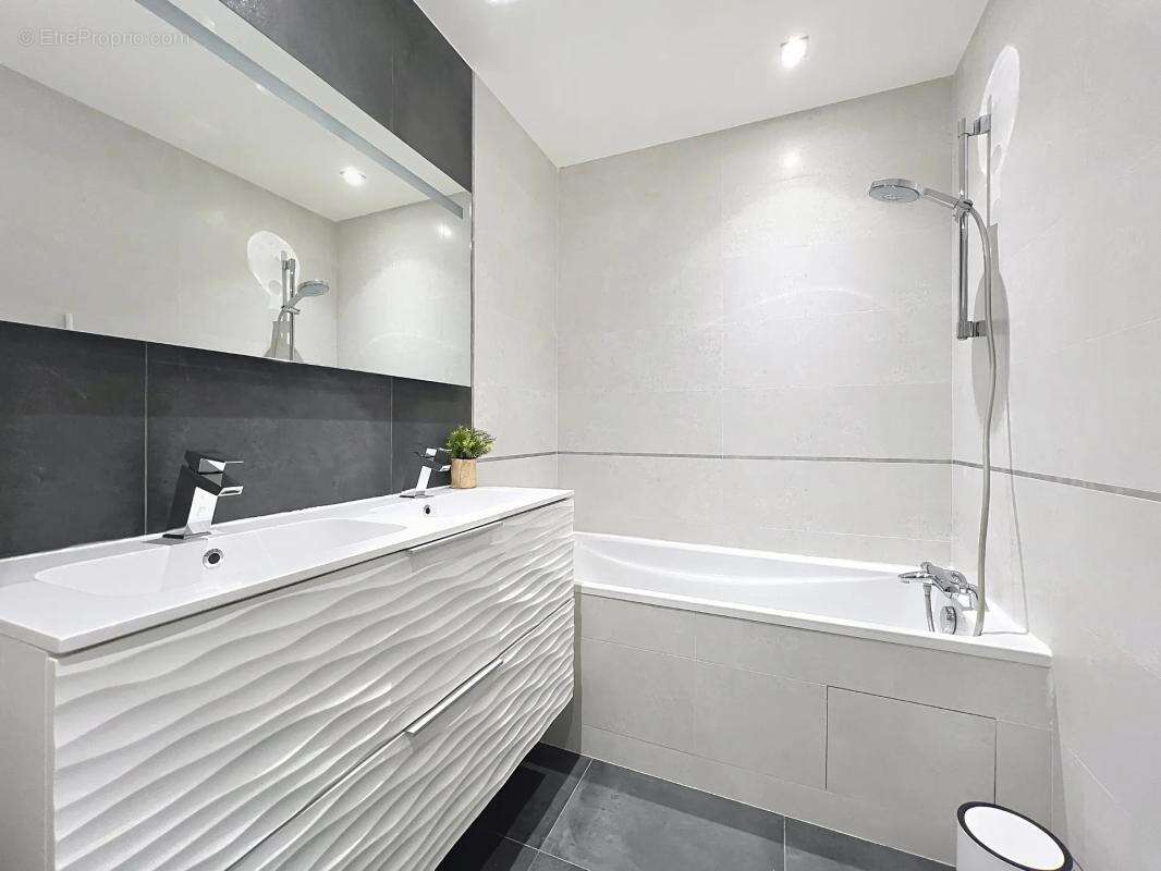 Maison à BAILLY-ROMAINVILLIERS