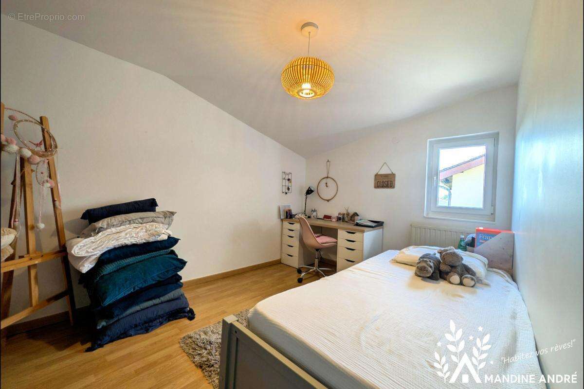 Maison 175 m² à Reyrieux  - photo 13