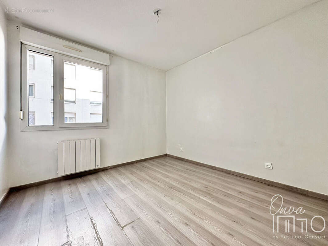 Charpennes -  Spacieux T3 de 70m² avec balcon, cave et stationnements - photo 6