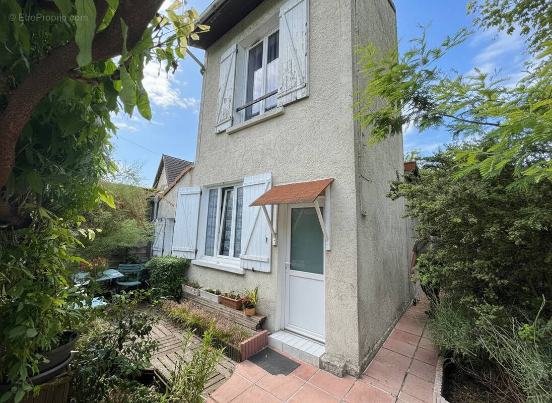 Maison à PONTAULT-COMBAULT