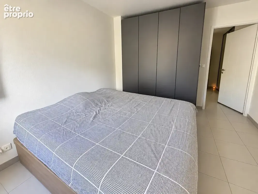 À VENDRE – T2 avec grande terrasse adapté PMR, vue sur parc verdoyant et garage - photo 5