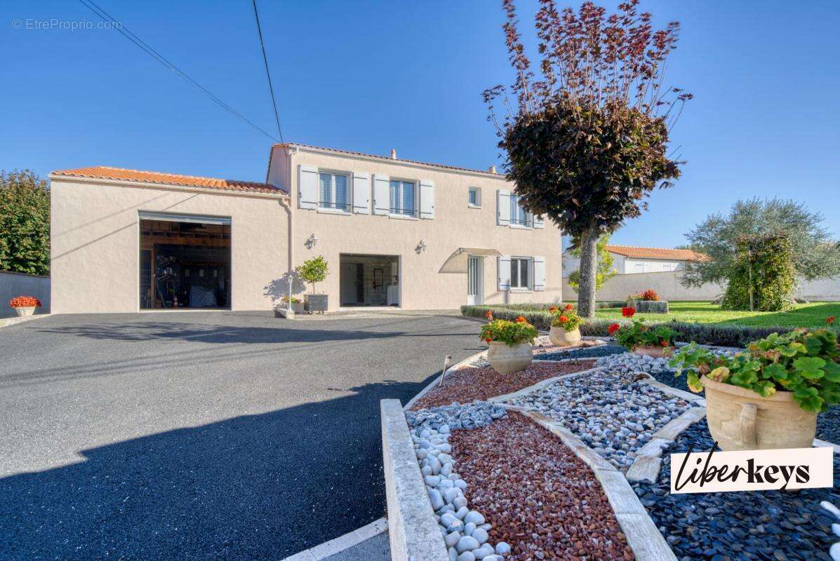 Maison à ASNIERES-LA-GIRAUD