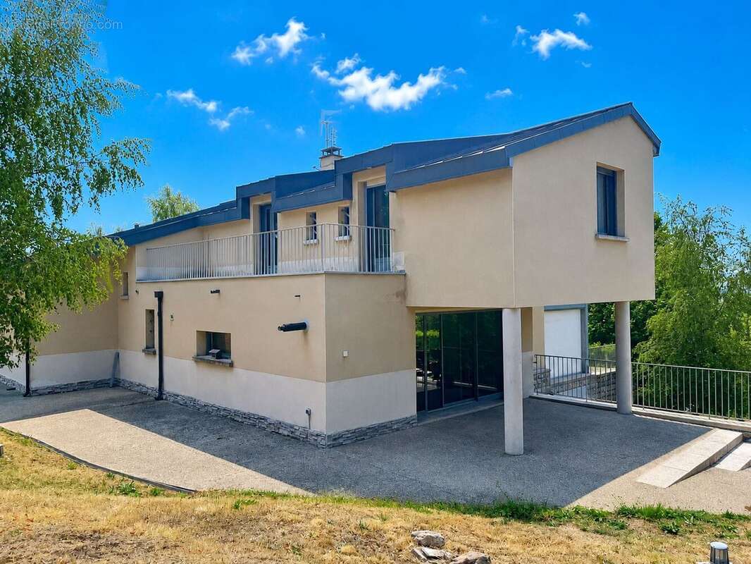 Maison 228 m² à Fournels  - photo 5