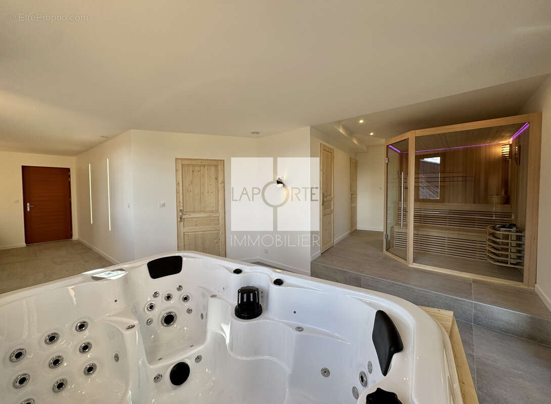Maison à FONTCOUVERTE-LA-TOUSSUIRE