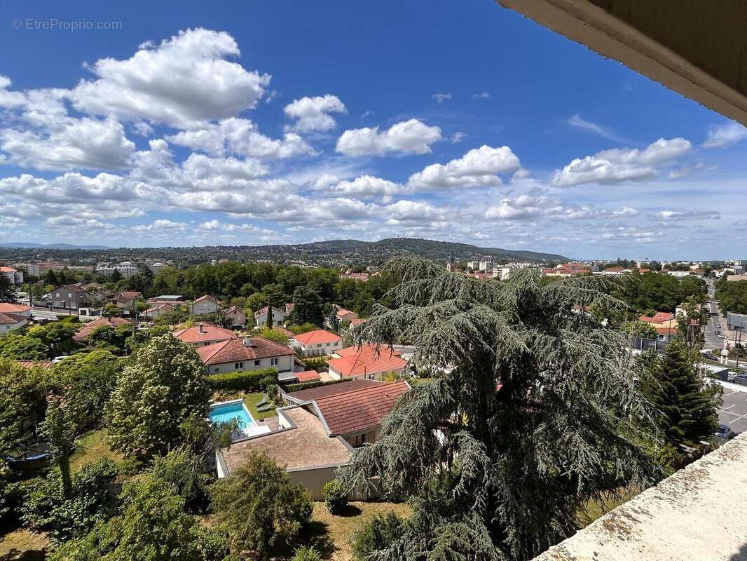   - Appartement à CALUIRE-ET-CUIRE