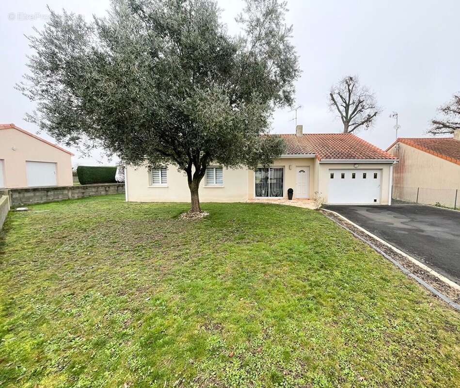 Maison à BEGROLLES-EN-MAUGES