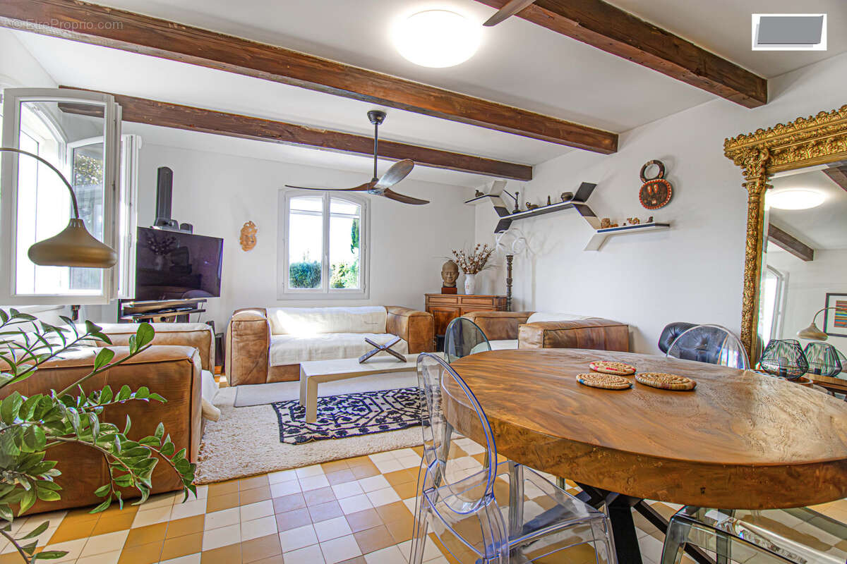 Maison à LE CASTELLET