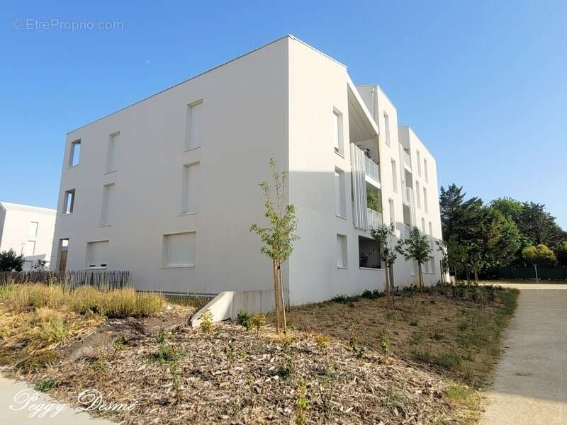 Appartement à vendre 3 pièces LA ROCHELLE (17) - 2 chambres, Terrasse, Place de parking privative - photo 12