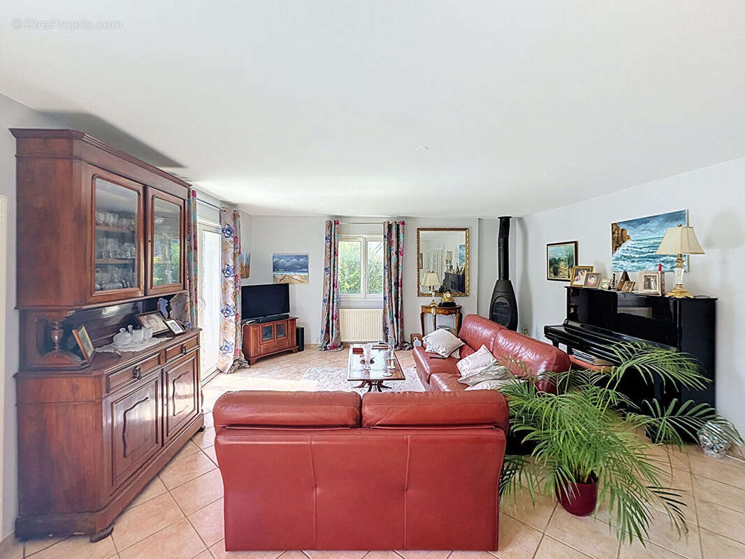 EXCLUSIVITE - LION-SUR-MER - maison de 6 chambres - photo 8
