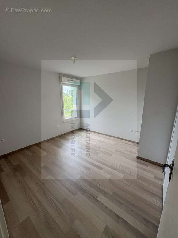 Appartement à AMBES