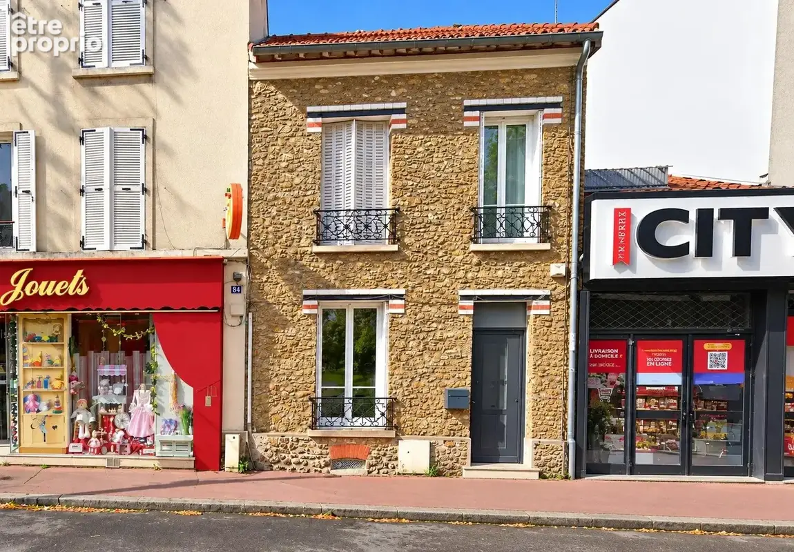Photo Maison à Saint-Maur-Des-Fosses au prix de 545 000€