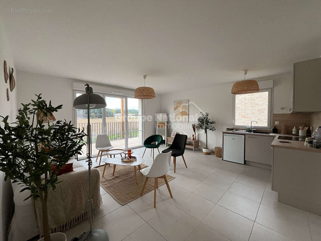 Maison à SAINT-ETIENNE-DU-GRES