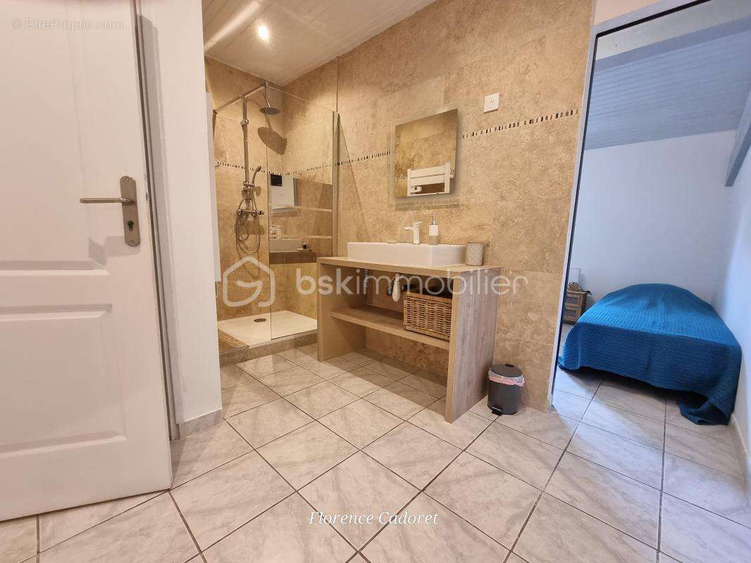 Maison à SAINT-QUENTIN-LA-POTERIE