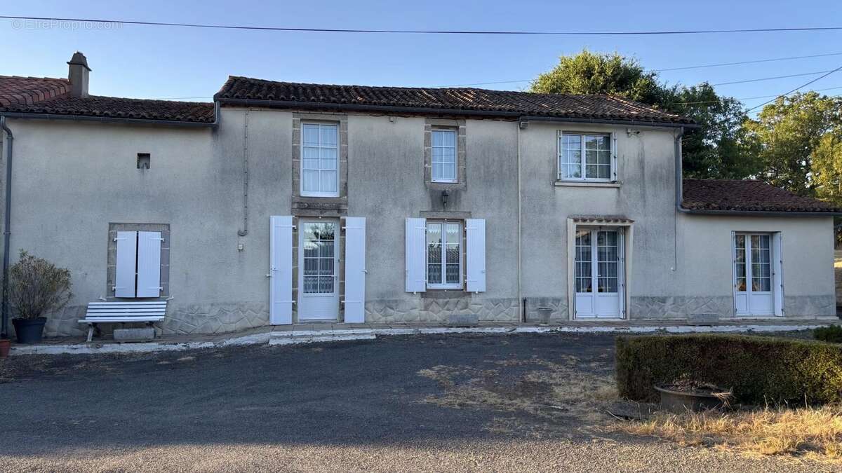 Maison de campagne avec dépendances - photo 2