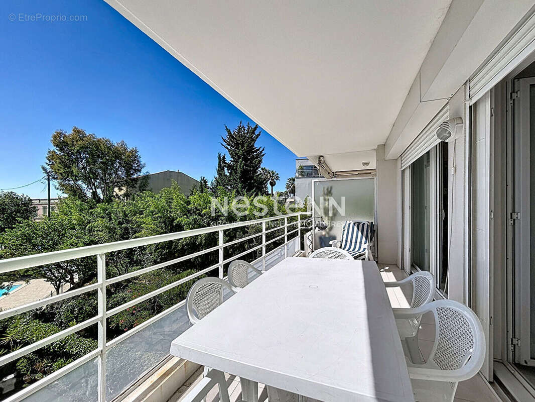 Appartement à VALLAURIS