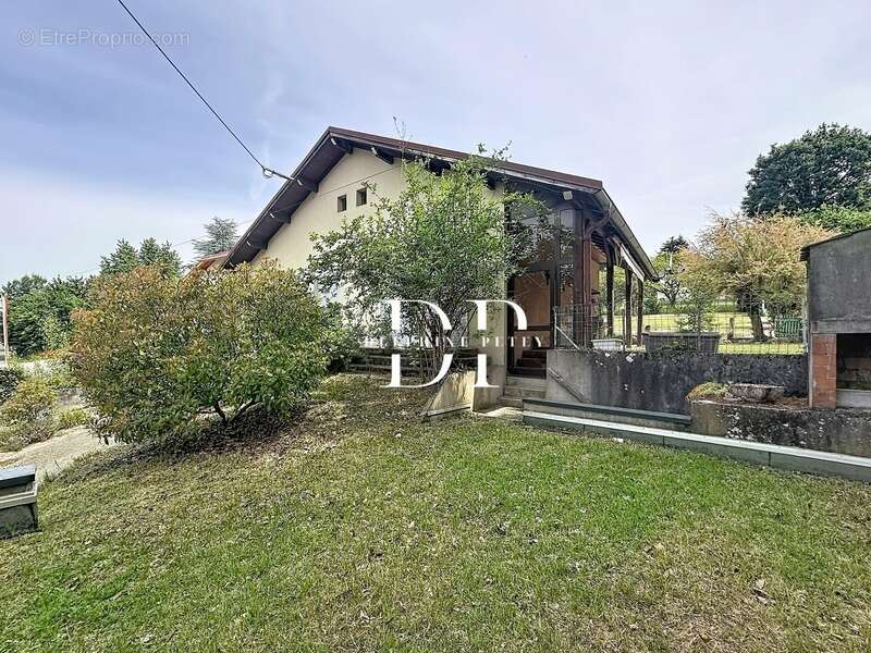 Maison à VETRAZ-MONTHOUX