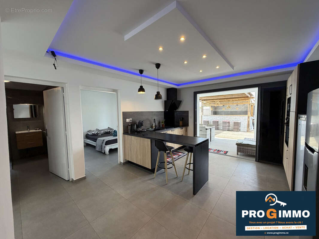 Maison 110 m² à Saint-Joseph  - photo 8