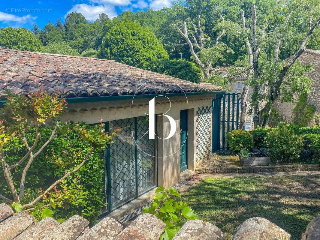 Maison à BARJAC