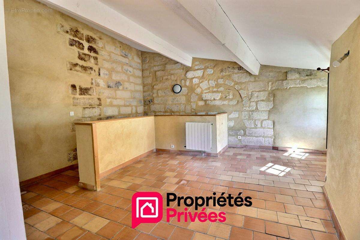 Uzès, Appartement T2 en duplex avec terrasse - photo 5
