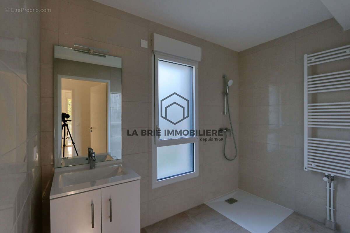 Appartement à RUBELLES