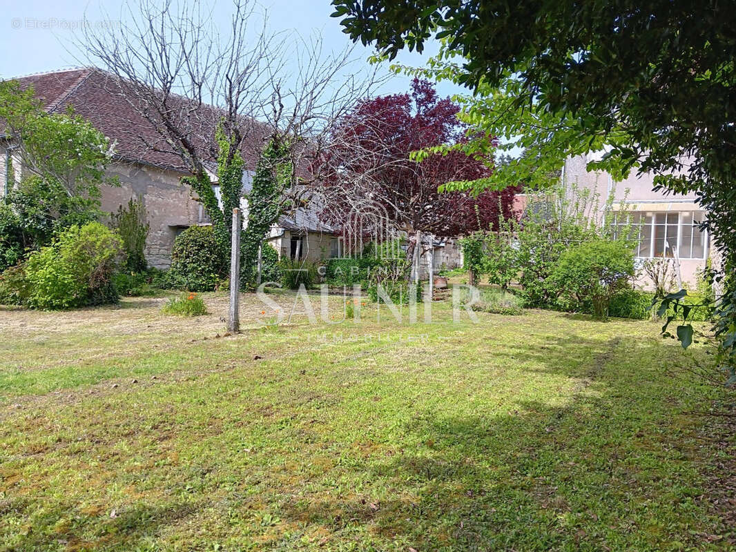 Maison à THESEE
