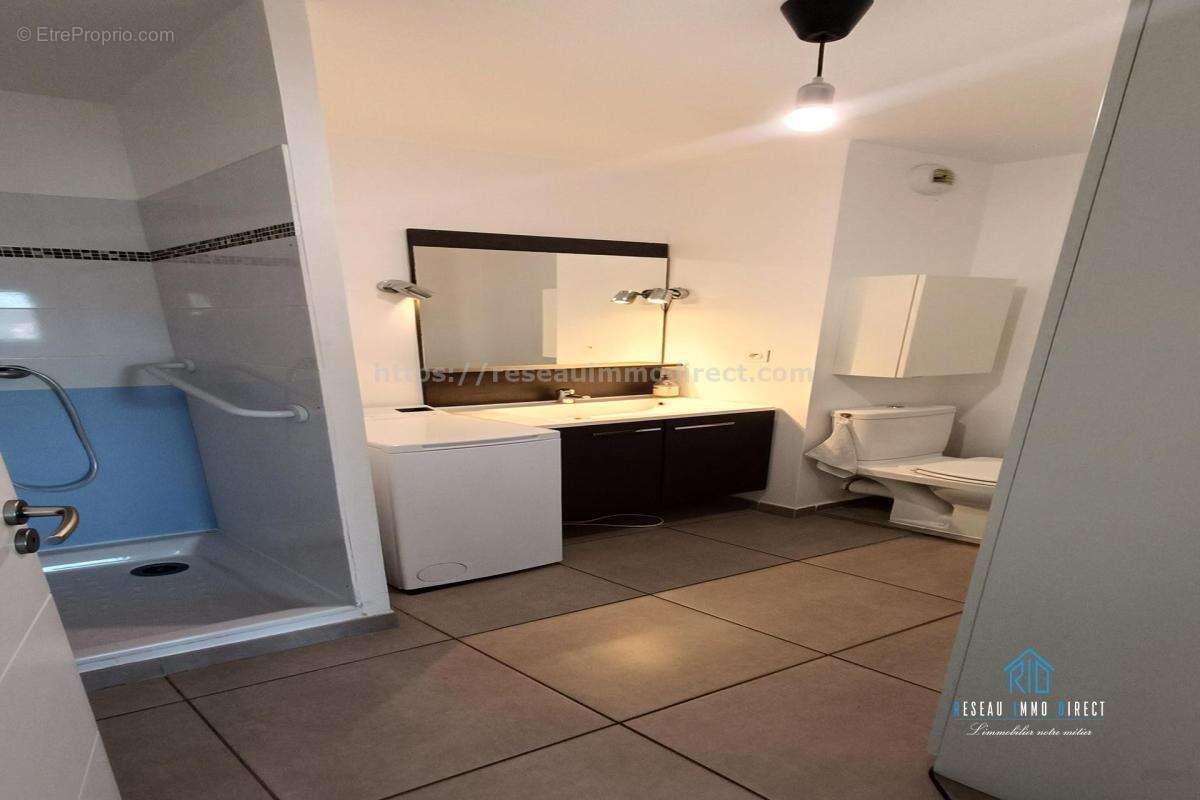Appartement à LA LONDE-LES-MAURES