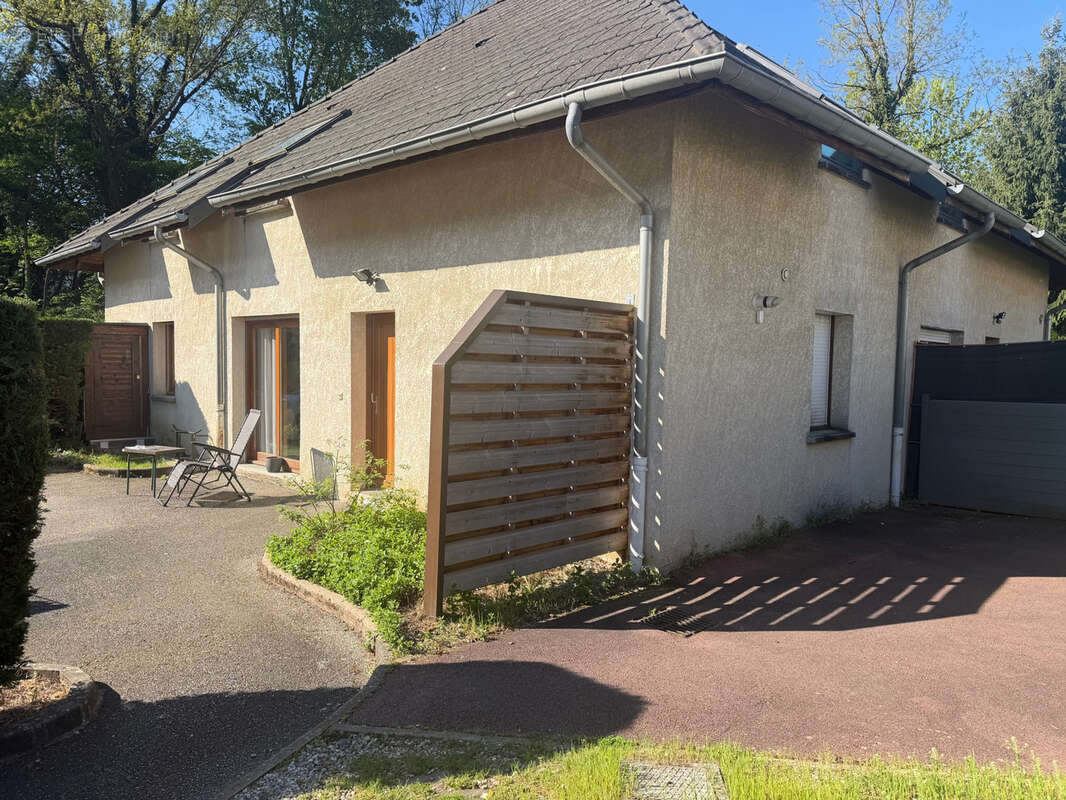 Maison à CHALLES-LES-EAUX