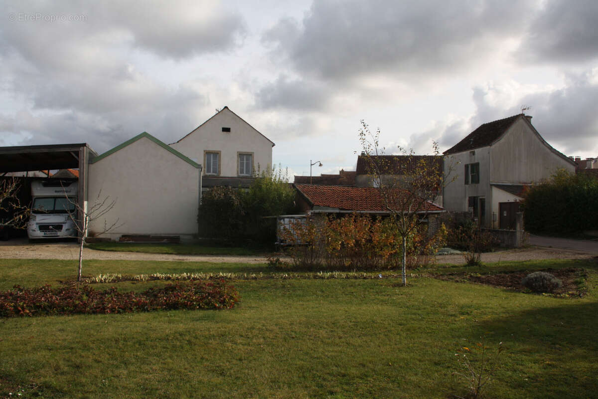 Maison à MONTBARD