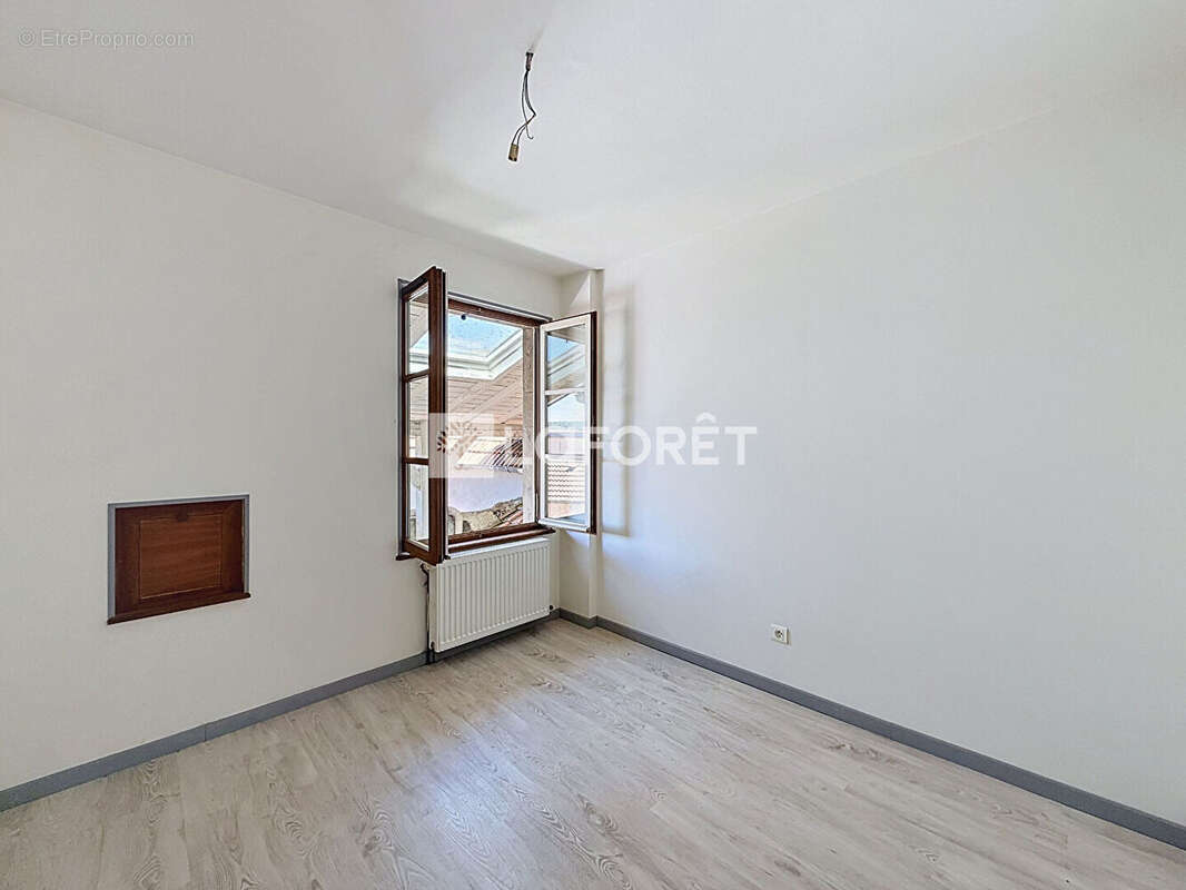 Immeuble Neufchateau 8 pièce(s) 180.19 m2 - photo 6