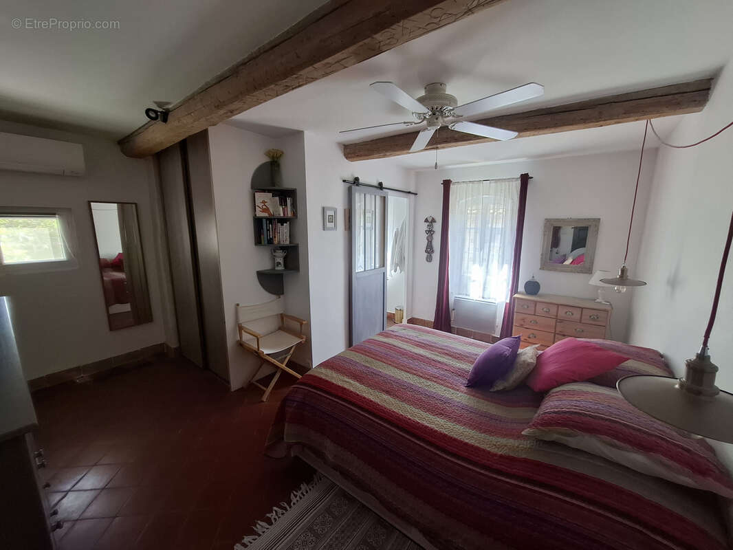 Maison à FONTVIEILLE