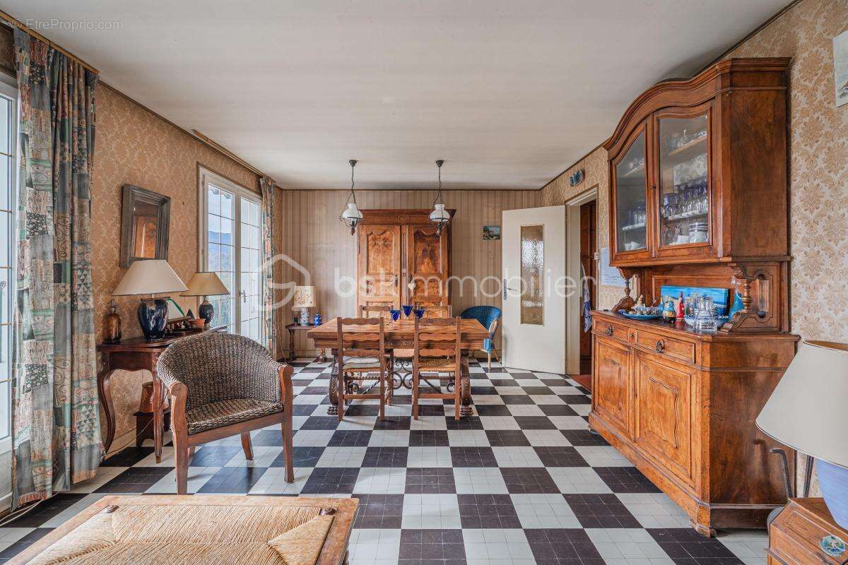 Maison à SALES
