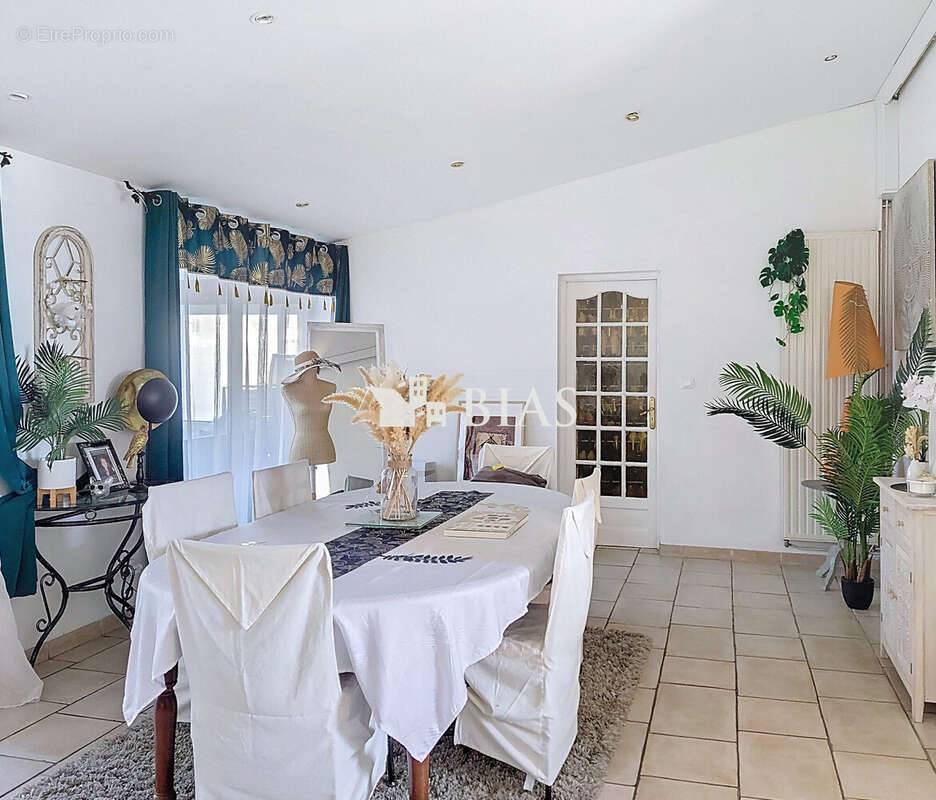 Maison à BOURG-ACHARD