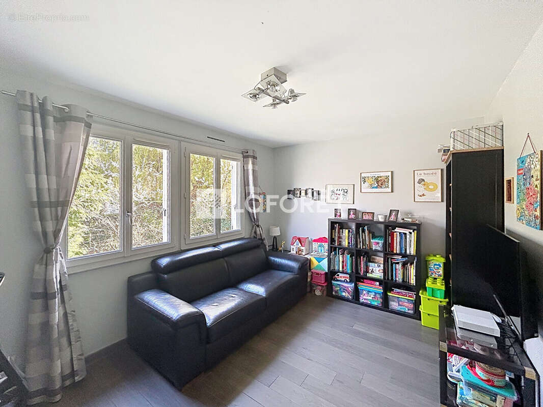 Maison familiale climatisée, avec sous-sol - Orgeval - 7 pièces - photo 9