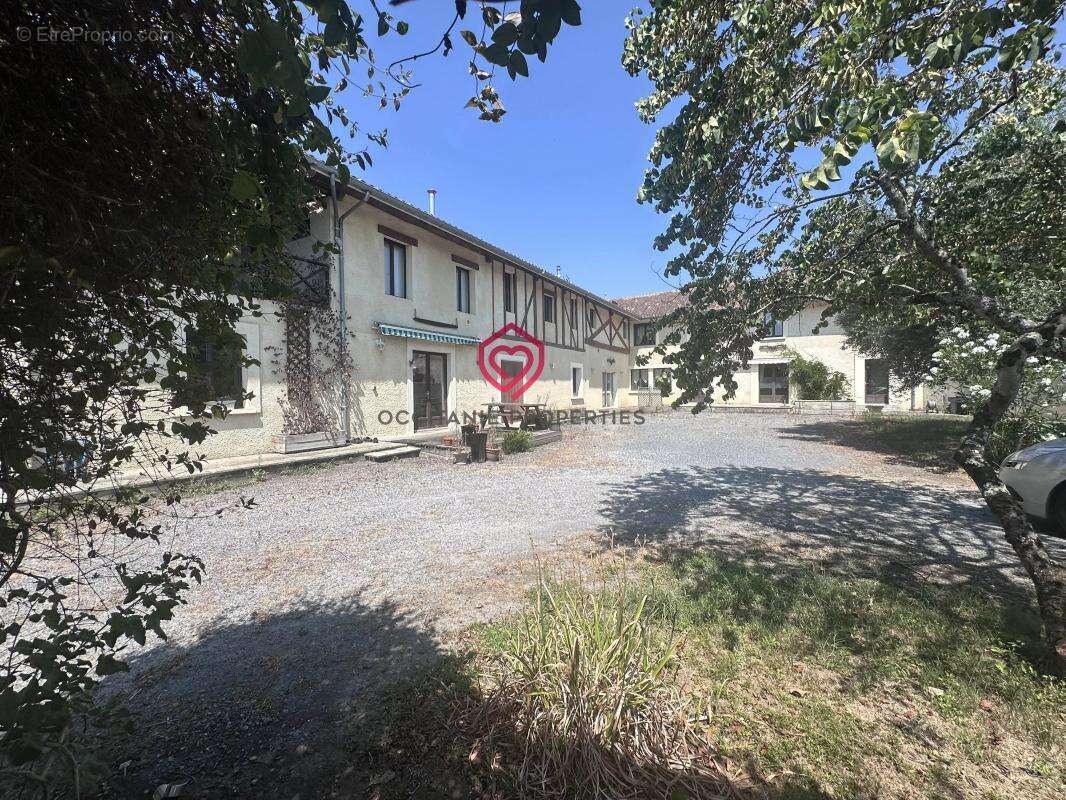 Grande maison de village avec piscine à Haget - photo 19