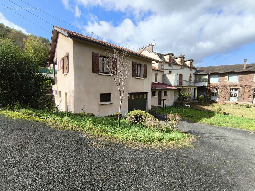 Maison à DECAZEVILLE